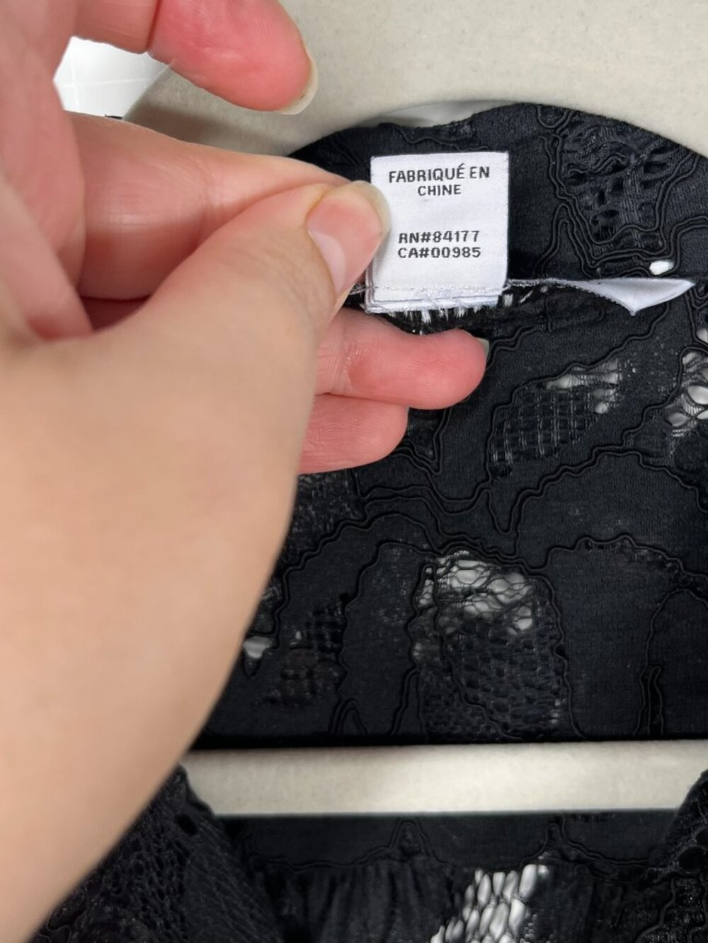 Diane Von Furstenburg Black Lace Crochet Collared Long sleeve Button Down, Sz. 8 - Picture 3 of 11